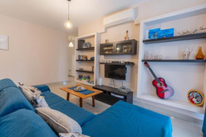 Spacious Home with Balcony BBQ & Games - Sleep 6